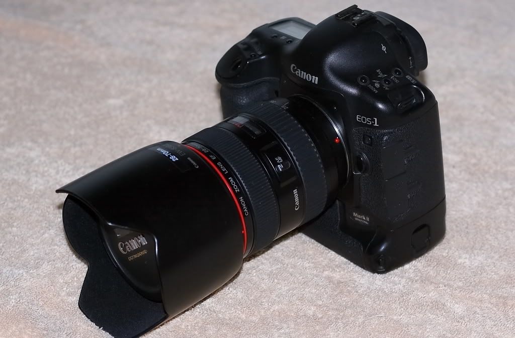 IMAGE: http://i174.photobucket.com/albums/w110/boomer1954/Camera%20Gear/013b.jpg