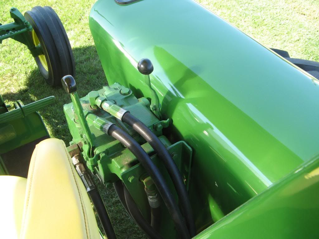 JD 4010 with side mounted hydrauli... Yesterday's Tractors