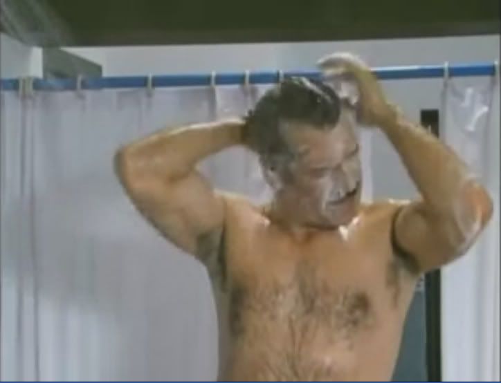HOMBRE DESNUDO DUCHA BELLO hombre desnudo ducha bello: