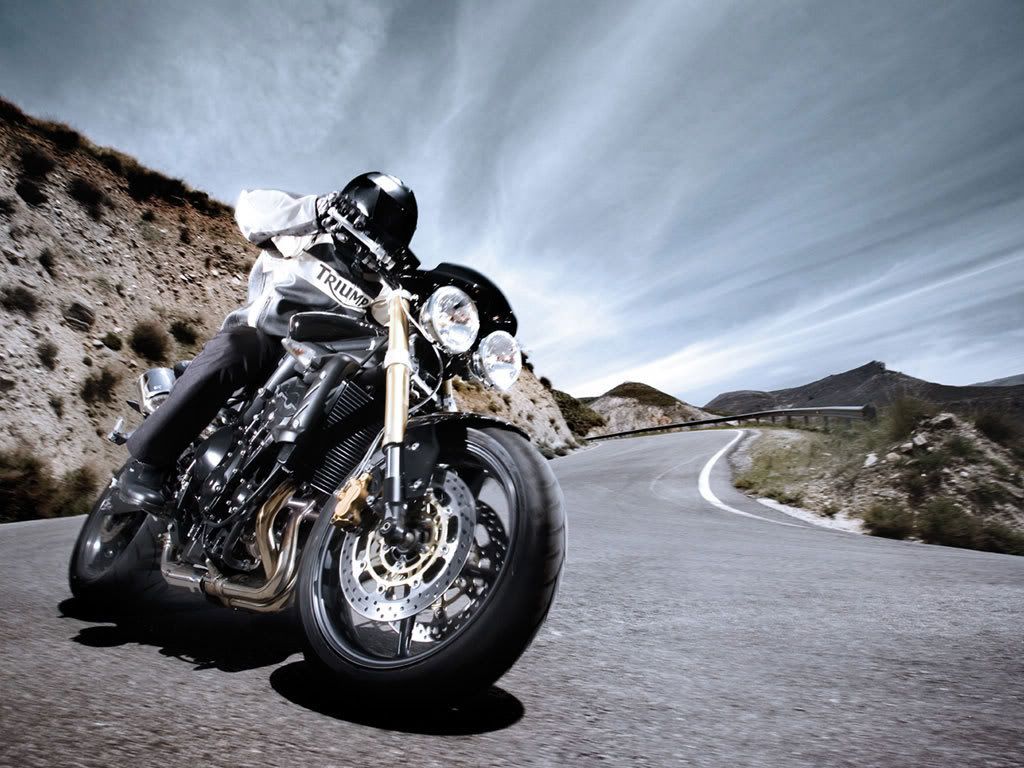 2008-Triumph-StreetTriple675c.jpg