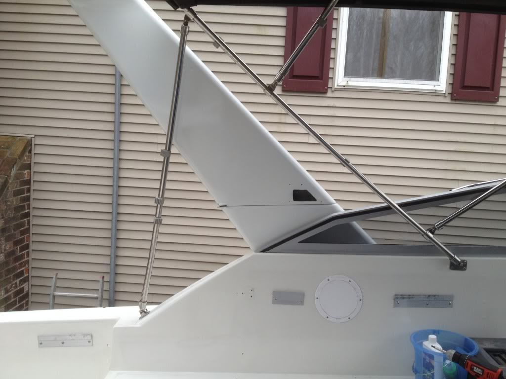 Hinged radar arch Meridian Yachts Sedan Bridge Boats Meridian Yacht