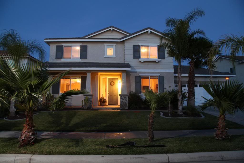 IMAGE: http://i174.photobucket.com/albums/w86/Autopics27/Twilight%20exterior%20shots/515Murietta124.jpg