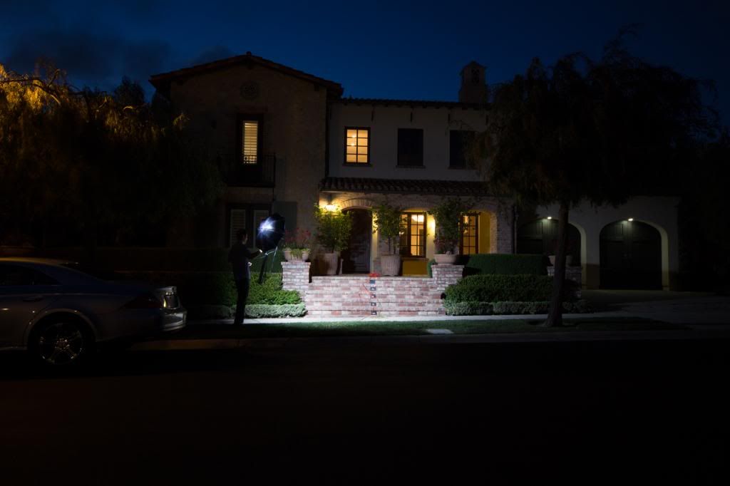 IMAGE: http://i174.photobucket.com/albums/w86/Autopics27/Twilight%20exterior%20shots/IMG_1316-Copy2resize.jpg