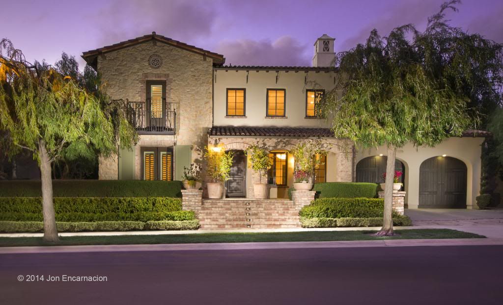 IMAGE: http://i174.photobucket.com/albums/w86/Autopics27/Twilight%20exterior%20shots/NewportcoastOUTSIDERSGBWM.jpg