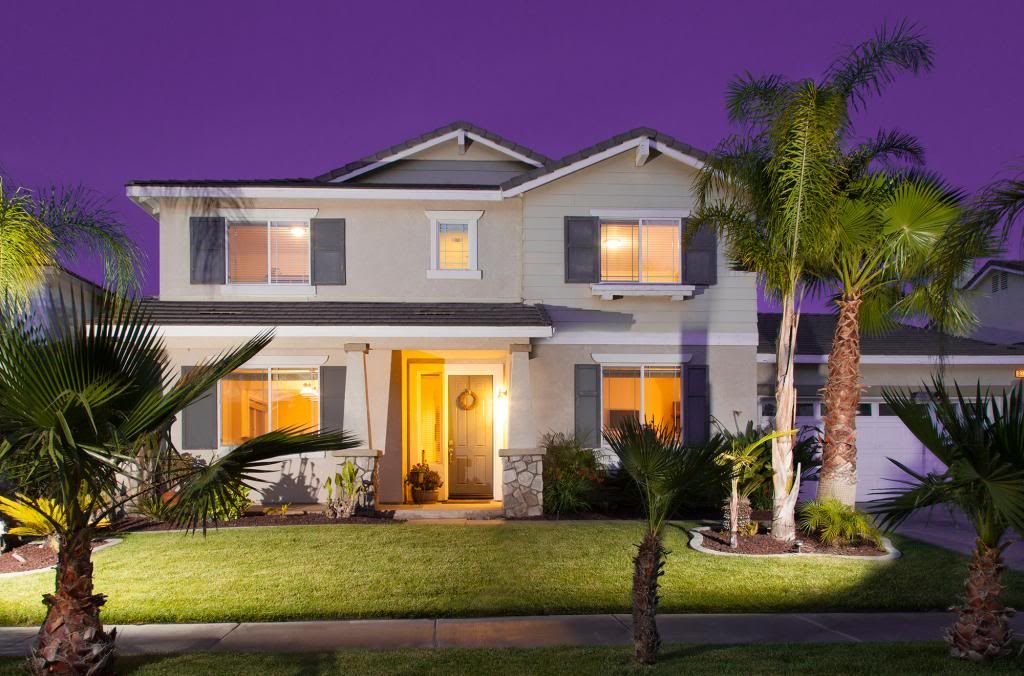 IMAGE: http://i174.photobucket.com/albums/w86/Autopics27/Twilight%20exterior%20shots/Twilightexterior2000SRGB.jpg