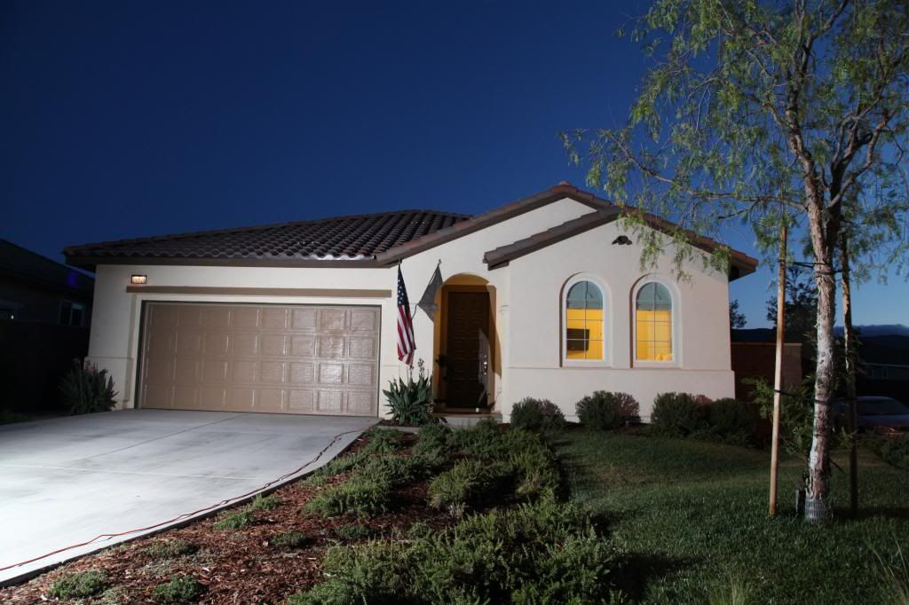 IMAGE: http://i174.photobucket.com/albums/w86/Autopics27/Twilight%20exterior%20shots/summerlynightshot026.jpg