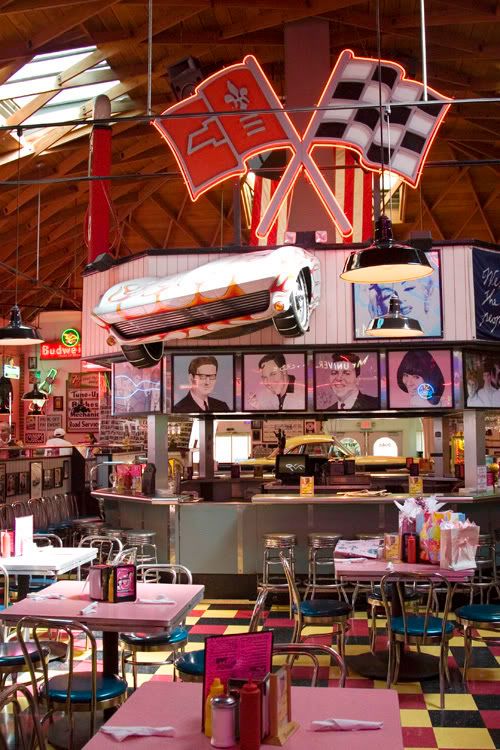 IMAGE: http://i174.photobucket.com/albums/w90/sugarzebra/IMG_58191609.jpg