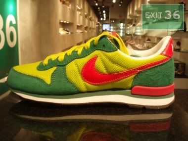 100_P1010090-1.jpg picture by exit36