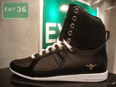 100_P1010169.jpg picture by exit36