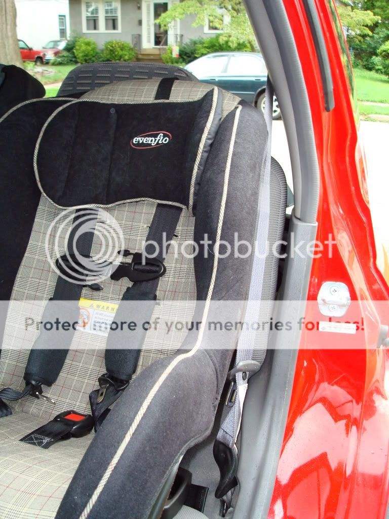 How to fit 3 car seats across... - BabyCenter